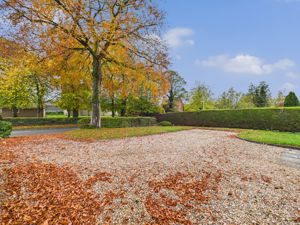 Frontage- click for photo gallery